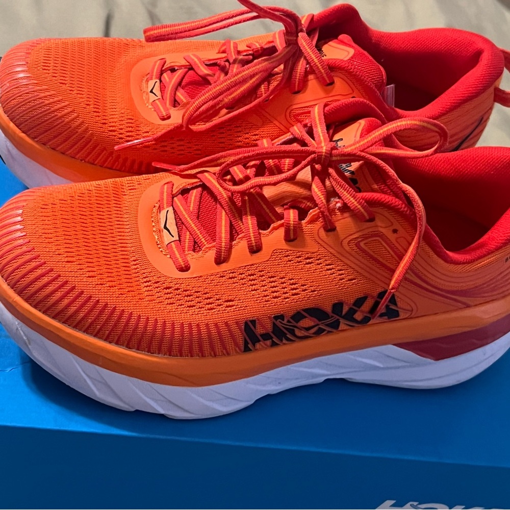 Hoka Bondi 7 in Persimmon NWOT